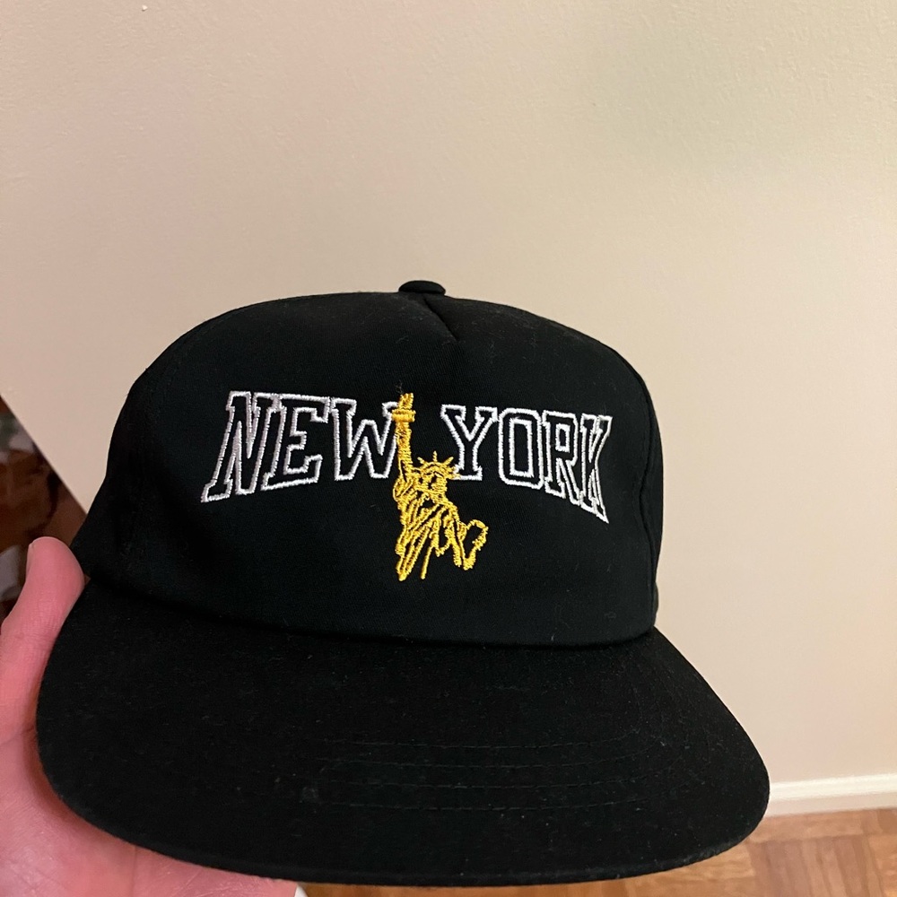 Bloomingdale’s Retro NYC Statue of Liberty Hat